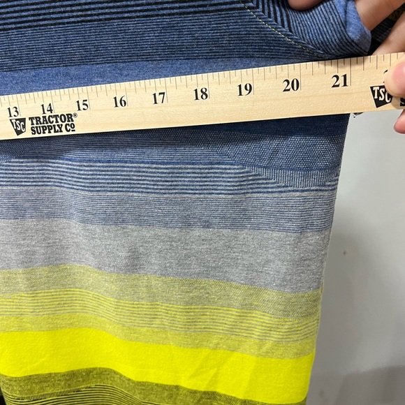 Oakley Men's Polo Shirt in Yellow, Blue, and Black Stripes Glasses Cleaner sz M - Picture 5 of 12